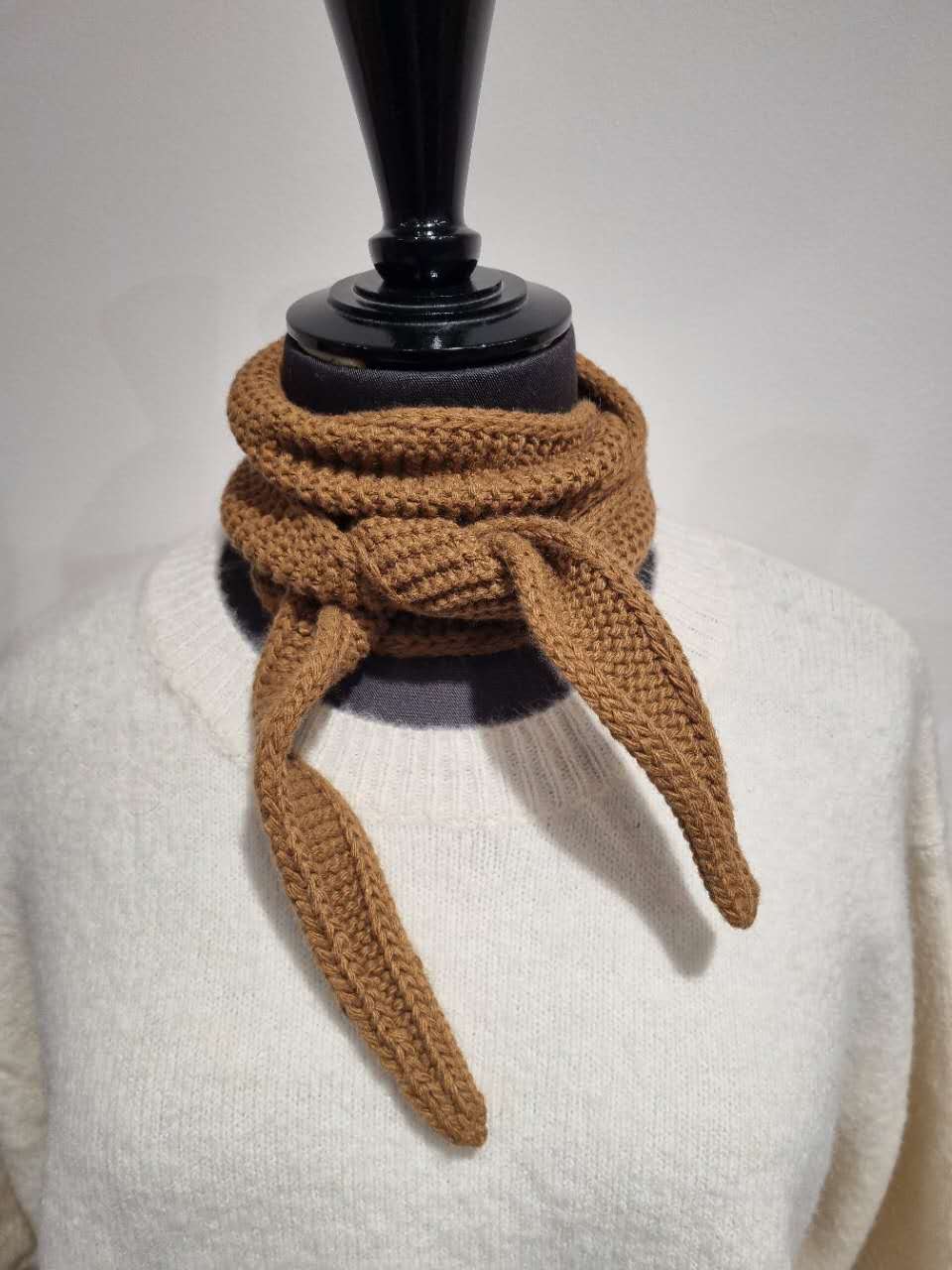 Little "Sophie Scarf": Taupe
