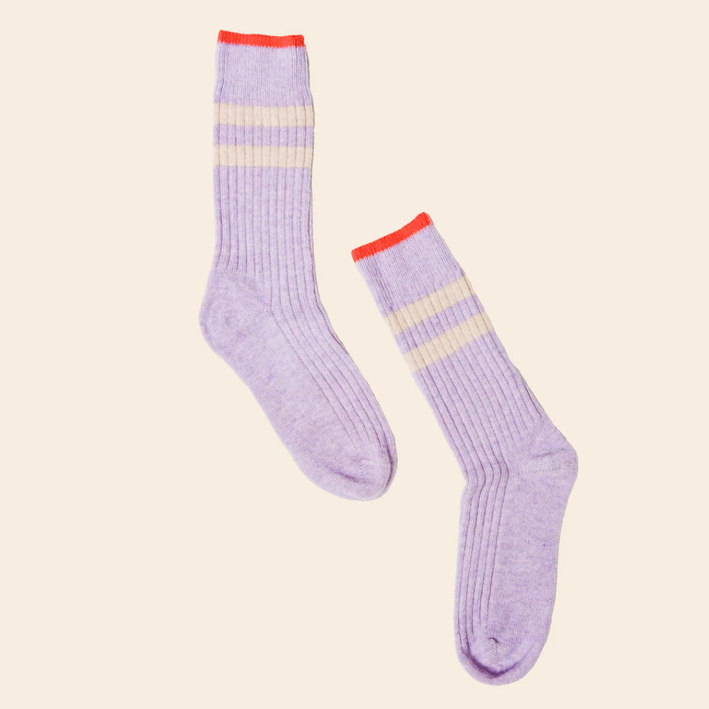 Gestrickte Wollsocken – Lavendel