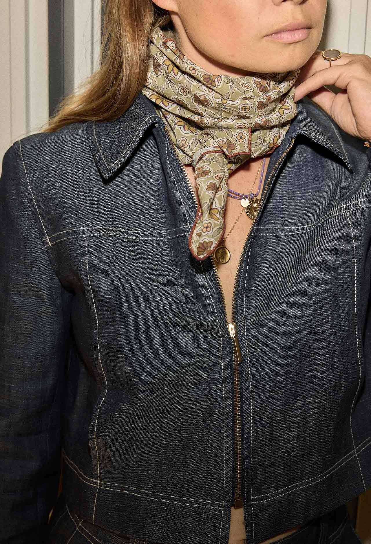 Small cotton voile scarf Bijou Jade: JADE JEWEL / 60 cm x 60 cm