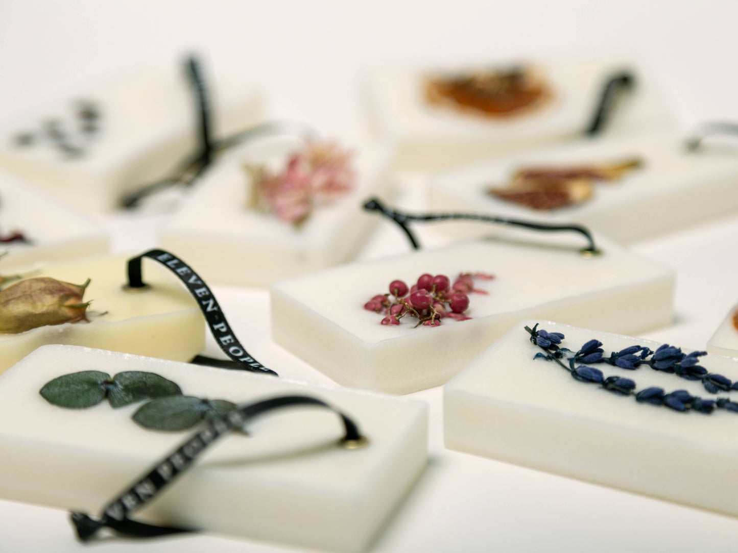 08 Sea Salt, Jasmine and Cedarwood Closet Wax Bar Freshener: Small