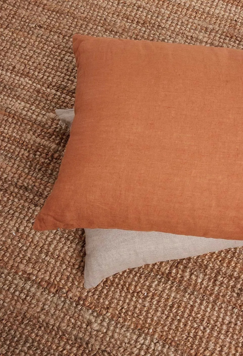 PLAIN WASHED LINEN CUSHION: Tobacco flax / Without upholstery / 45 X 45 cm