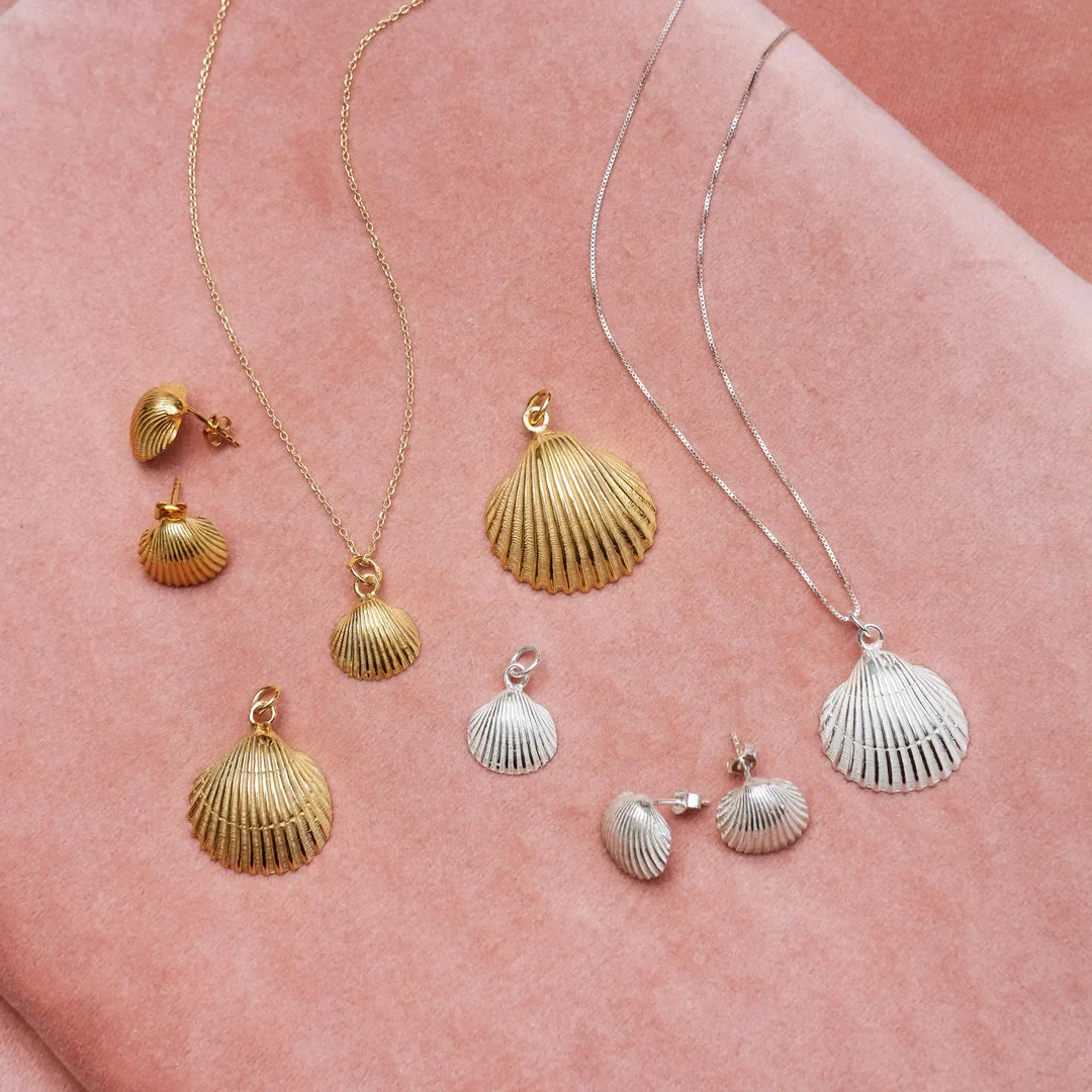 Small Shell Pendant – Gold-Plated Silver