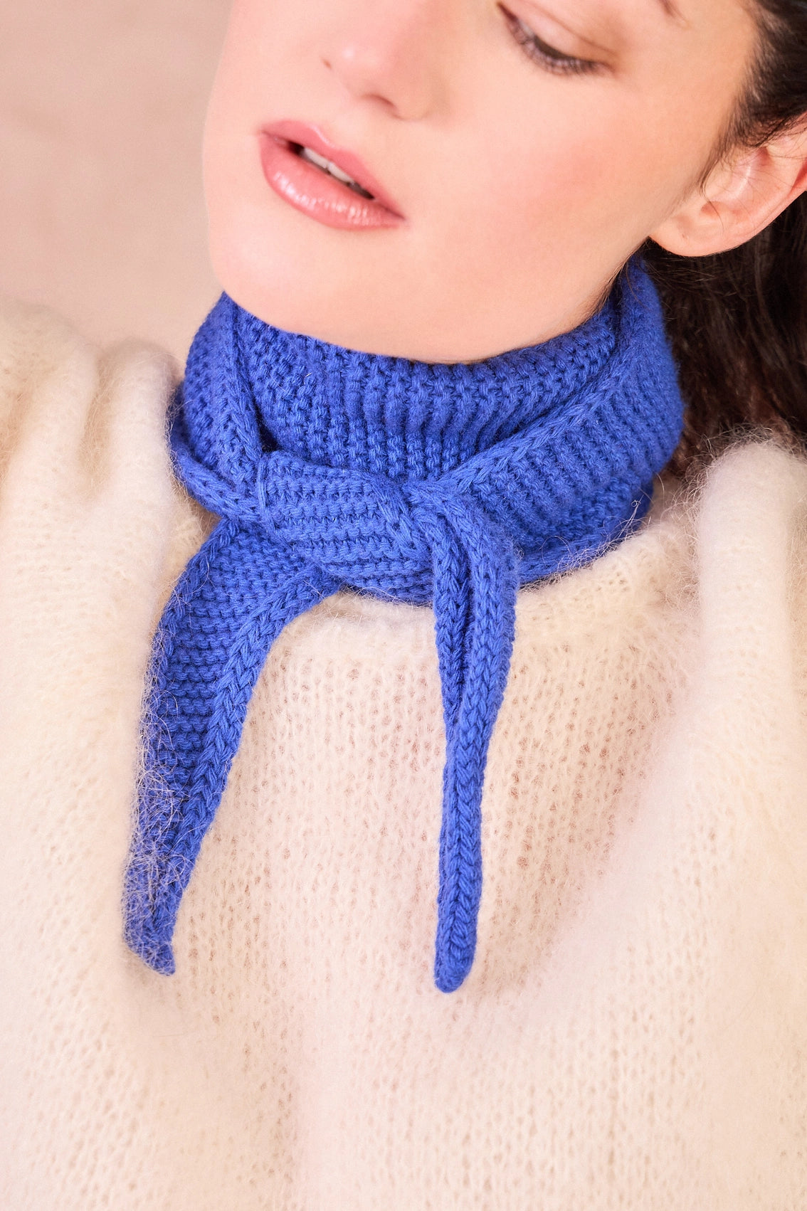 Little "Sophie Scarf": Electric blue