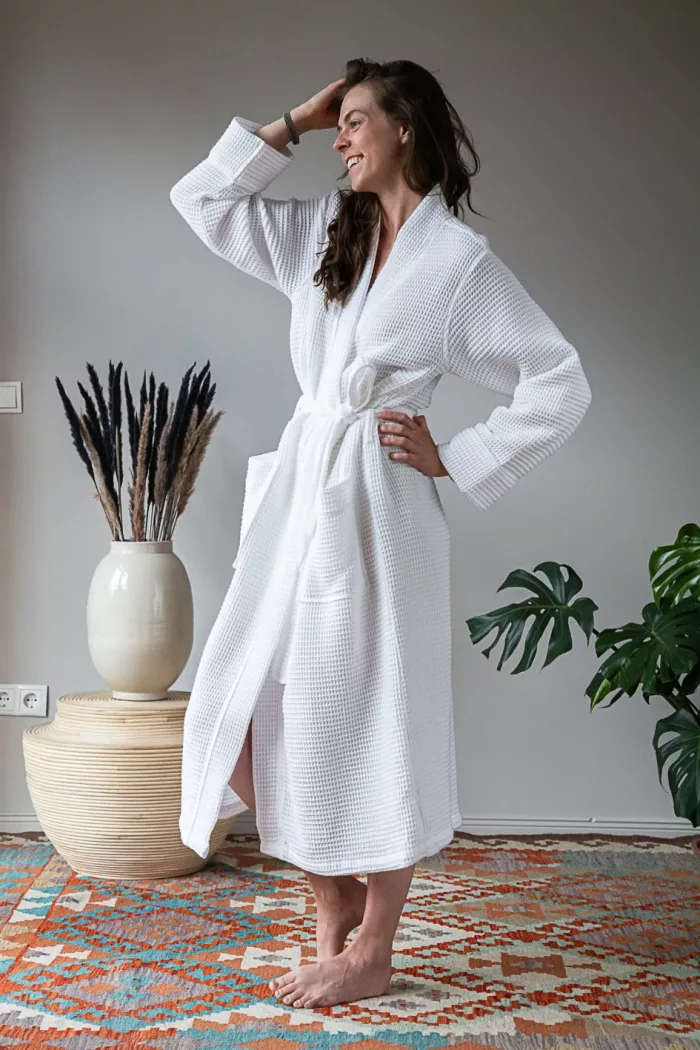 neunest_bathrobe_pamuk-cotton-bathrobe-waffle-white-2